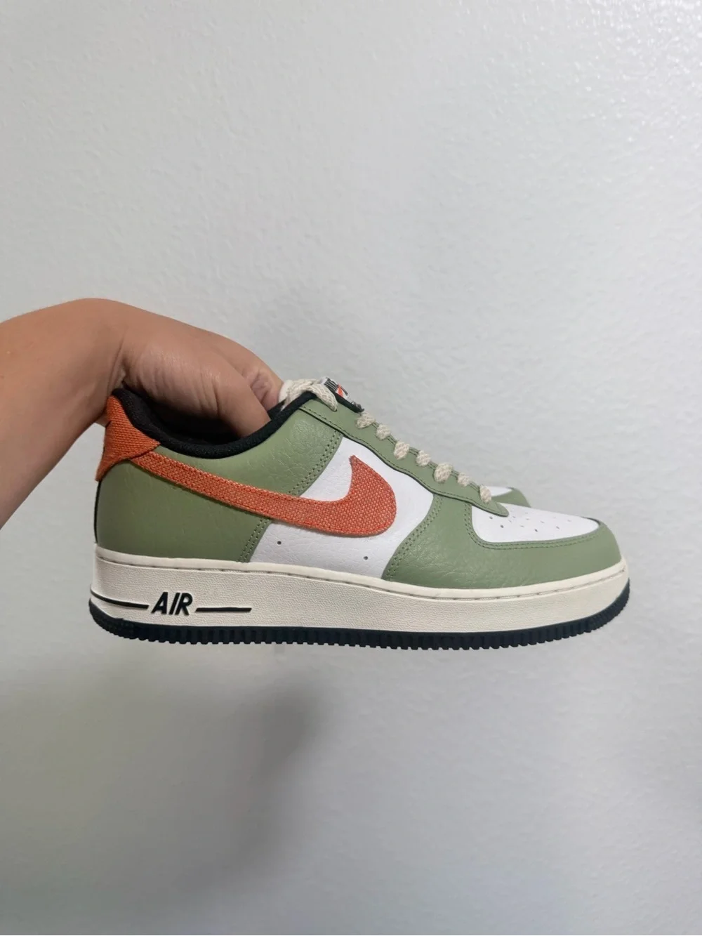 Nike Low Top Sneaker — Olive Green, White & Orange